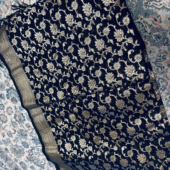 Banarasi dupatta Néw blakc and gold - Picture 1 of 4